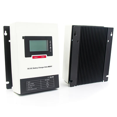 Dobra cena. 700W PV wejście 50A DC DC ładowarka IP32 ochrona 12V ładowarka baterii starterowej w Internecie