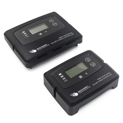 Czarny cyfrowy sterownik ładowania słonecznego 15A z wyświetlaczem LCD+LED i maksymalnym napięciem wejściowym 50V dla systemów 12V 24V